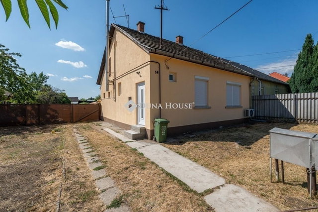 Eladó családi ház, Tatabányán 33.3 M Ft, 1 szobás