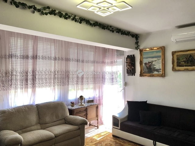 Eladó panellakás, Szentesen 47 M Ft, 3 szobás