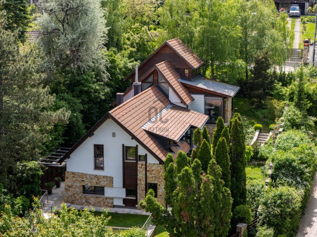 Eladó családi ház, Solymáron 399 M Ft, 6 szobás