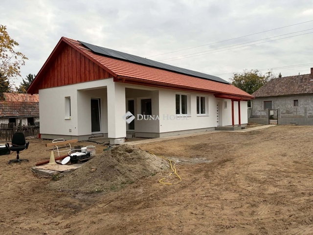 Eladó családi ház, Nyáregyházán 74.99 M Ft, 4 szobás