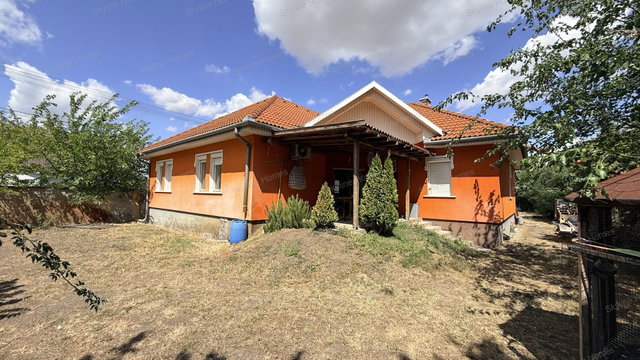 Eladó családi ház, Kiskunlacházán 120 M Ft, 3+1 szobás