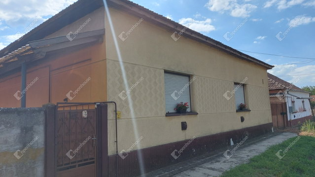 Eladó családi ház, Almáskamaráson 13.9 M Ft, 4 szobás