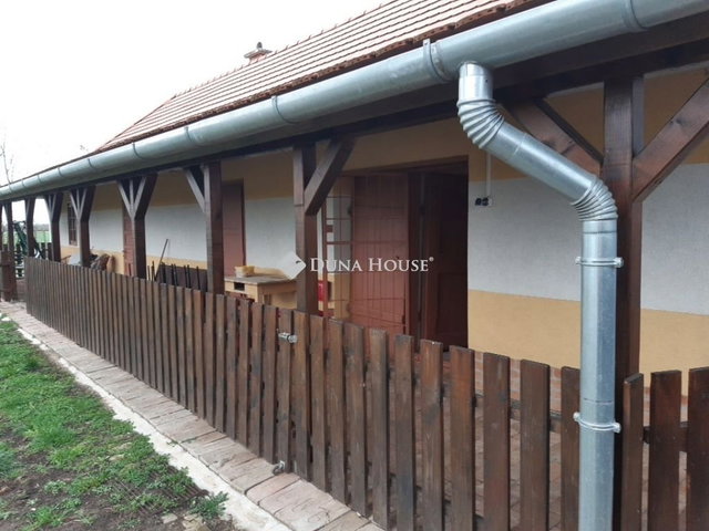 Eladó mezogazdasagi ingatlan, Nagyszénáson 160 M Ft, 1 szobás