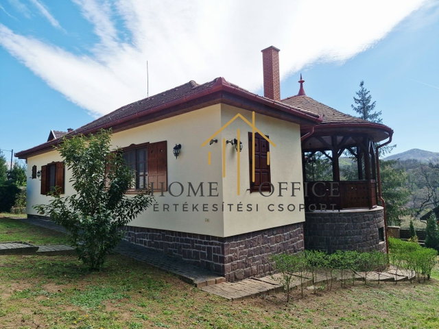 Eladó családi ház, Parádon 140 M Ft, 4 szobás