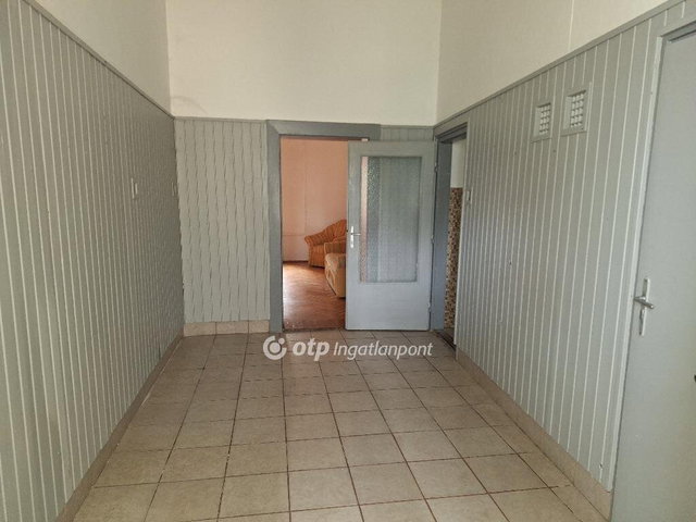 Eladó téglalakás, Mezőhegyesen 8.99 M Ft, 3 szobás