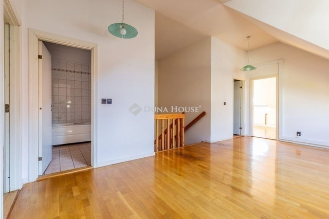 Eladó ikerház, Budapesten, II. kerületben 299 M Ft, 6 szobás