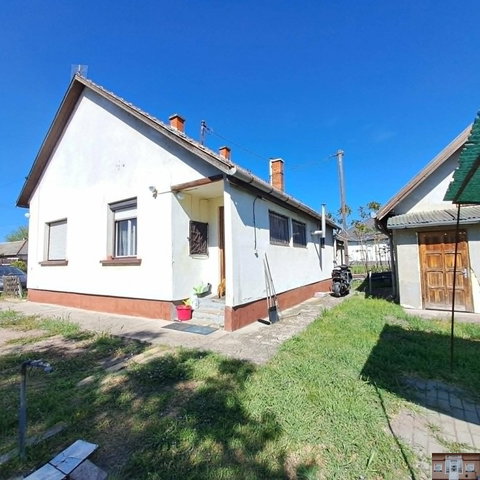 Eladó családi ház, Monoron 65.8 M Ft, 4 szobás