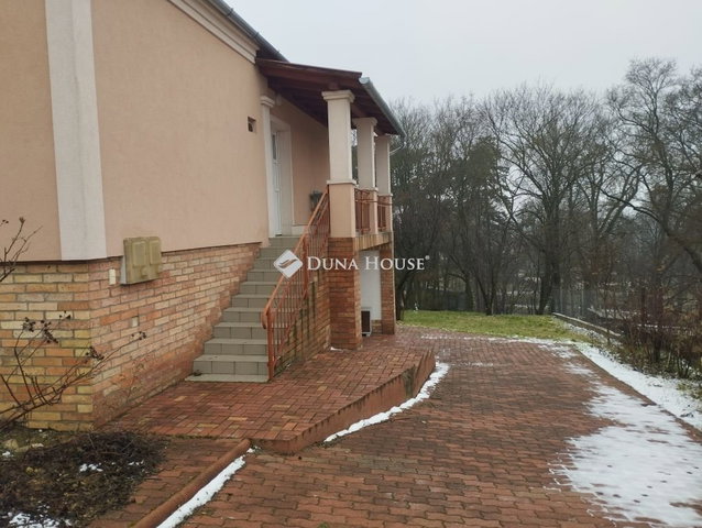 Eladó családi ház, Bodajkon 75 M Ft, 4 szobás