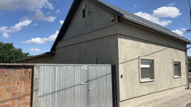 Eladó családi ház, Makón, Czuczor utcában 75 M Ft, 3 szobás