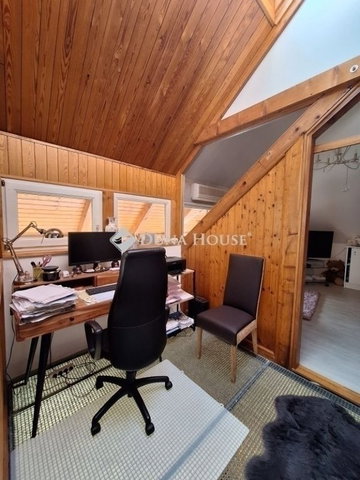Eladó családi ház, Pécsett 130 M Ft, 4 szobás