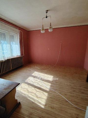 Eladó családi ház, Kecelen 15.9 M Ft, 2 szobás