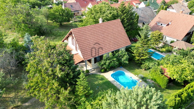 Eladó családi ház, Balatonföldváron 129.9 M Ft, 4 szobás