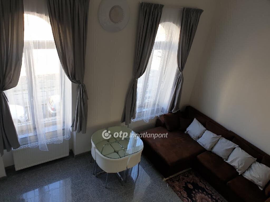 4 bed · 105m² · 132.510.972 ft