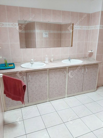 Kiadó iroda, Debrecenben 115 E Ft / hó, 1 szobás
