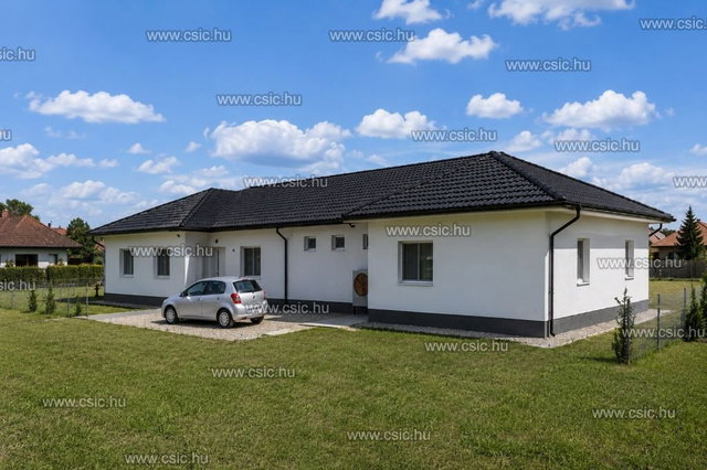 Eladó ikerház, Tárnokon 89.99 M Ft, 1+3 szobás