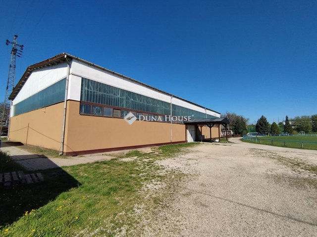 Kiadó ipari ingatlan, Tatabányán, Környei úton 1096 E Ft / hó