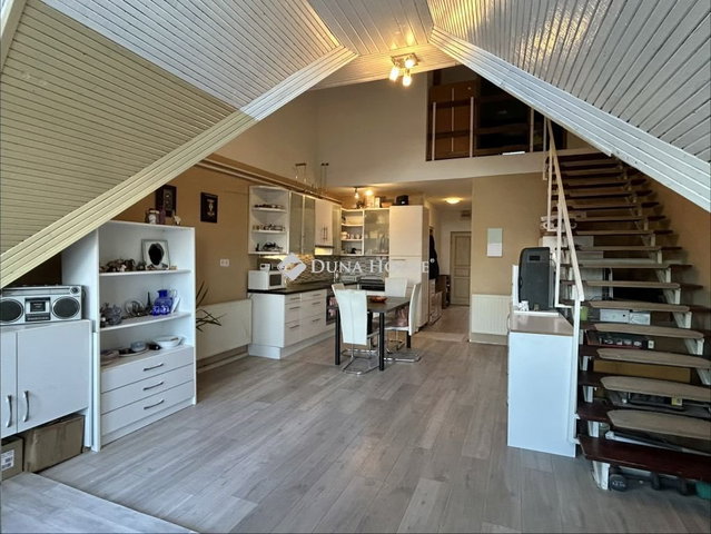 Eladó téglalakás, Zalaegerszegen 48 M Ft, 3 szobás
