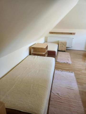 Kiadó téglalakás, albérlet, Pécsett 85 E Ft / hó, 1 szobás