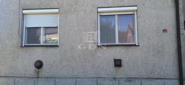 Eladó téglalakás, Bükön 37.5 M Ft, 3 szobás