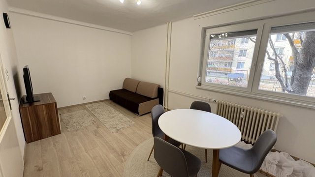 Kiadó téglalakás, albérlet, Debrecenben 160 E Ft / hó, 1 szobás