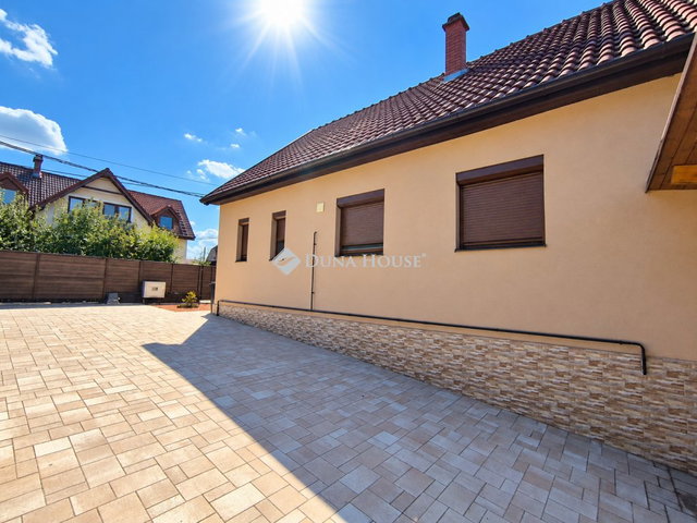 Eladó családi ház, Tiszafüreden 79.9 M Ft, 3+1 szobás