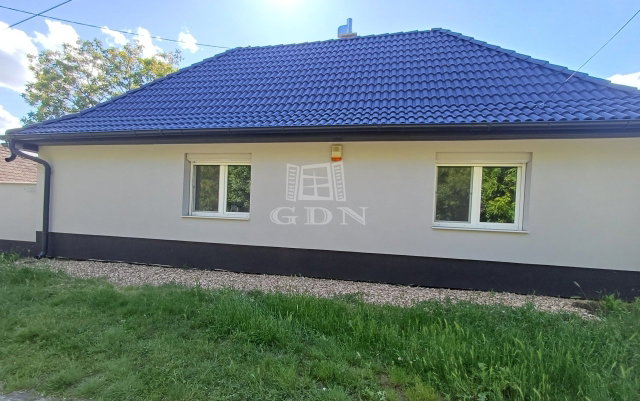 Eladó családi ház, Bácsbokodon 32 M Ft, 2 szobás