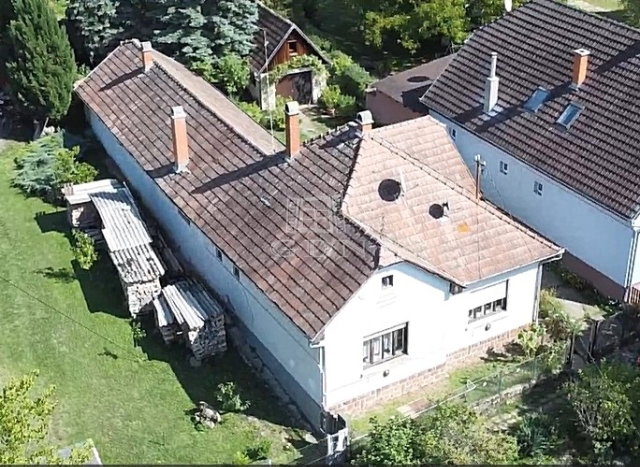 Eladó családi ház, Perőcsényen 53.9 M Ft, 4+1 szobás