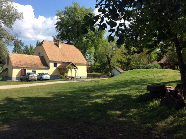 Eladó családi ház, Tatabányán 140 M Ft, 3 szobás