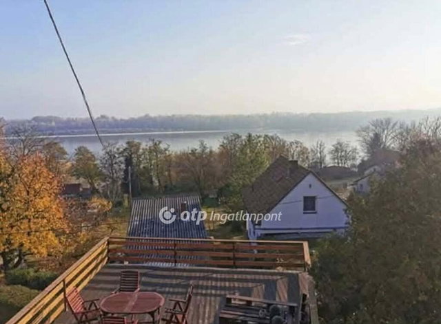 Eladó családi ház, Báron 64.9 M Ft, 2 szobás