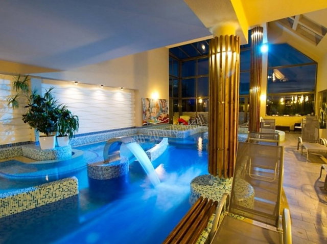 Eladó hotel, Siófokon 2200 M Ft, 56 szobás / költözzbe.hu