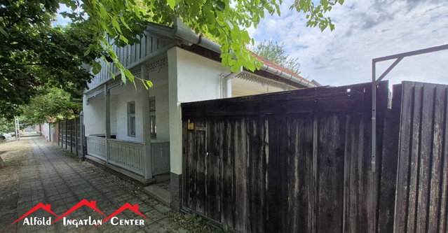 Eladó családi ház, Békéscsabán 34.9 M Ft, 2 szobás