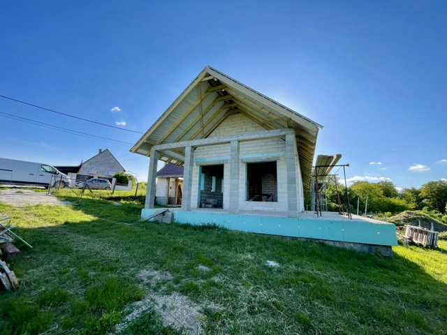 Eladó családi ház, Versegen 29.9 M Ft, 4 szobás