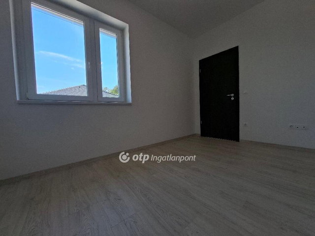 Eladó téglalakás, Mendén 89 M Ft, 4 szobás