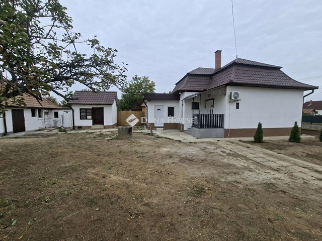 Eladó családi ház, Zsámbokon 50 M Ft, 3 szobás
