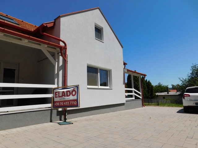 Eladó téglalakás, Keszthelyen 99.9 M Ft, 5+1 szobás