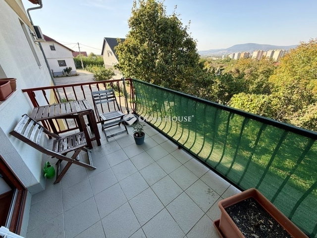 Eladó téglalakás, Pécsett 84.99 M Ft, 4 szobás