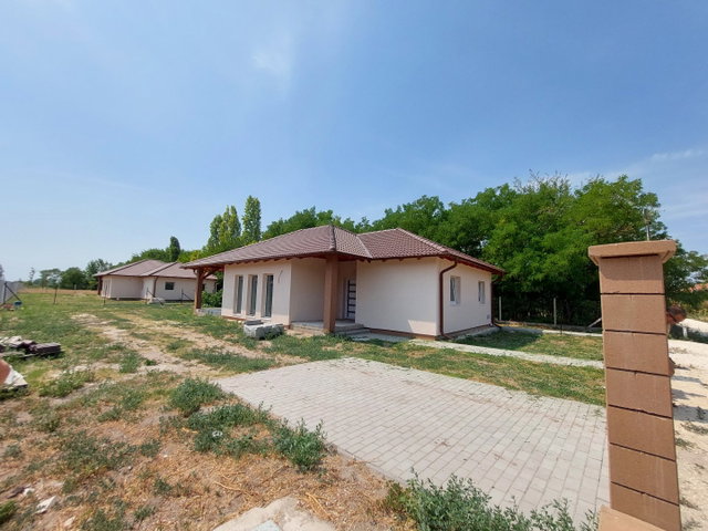 Eladó családi ház, Kiskunlacházán 84.9 M Ft, 4 szobás