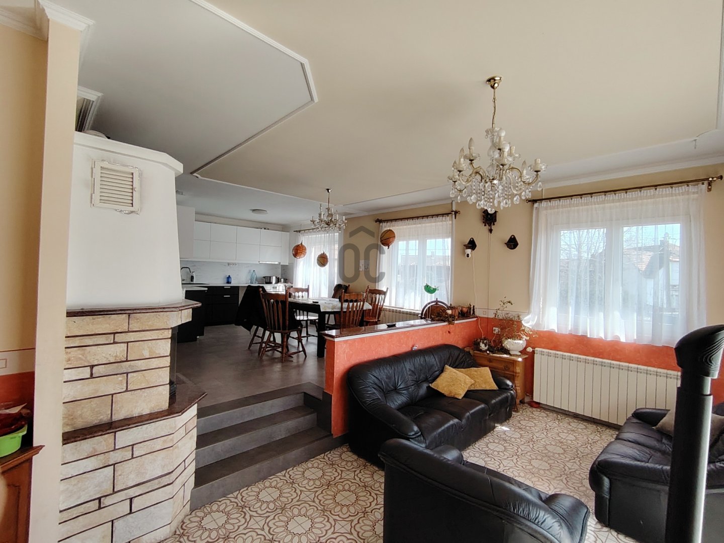 7 bed · 280m² · 255.000.000 ft