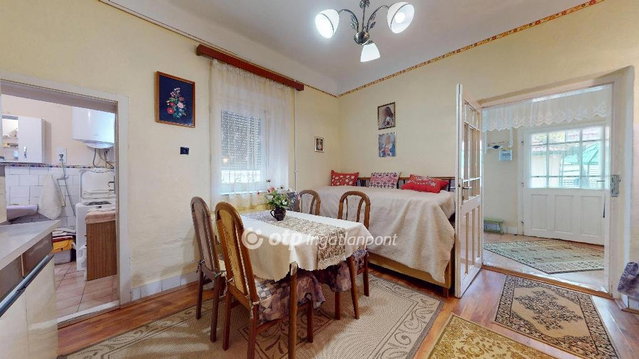 Eladó családi ház, Tiszaeszláron 8.5 M Ft, 2 szobás