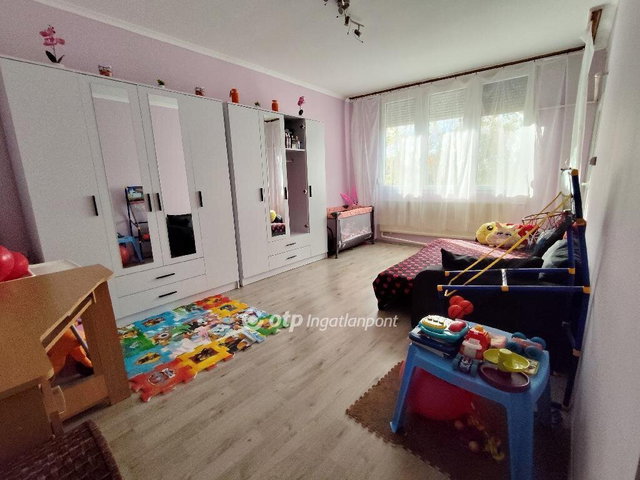 Eladó téglalakás, Tégláson 42 M Ft, 2 szobás