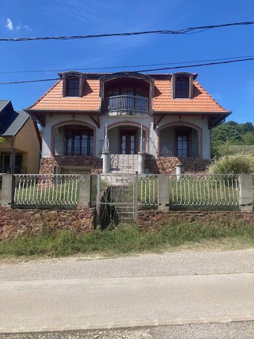 Eladó családi ház, Fonyódon 105 M Ft, 8 szobás