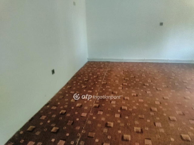 Eladó családi ház, Berettyóújfaluban 42 M Ft, 2 szobás