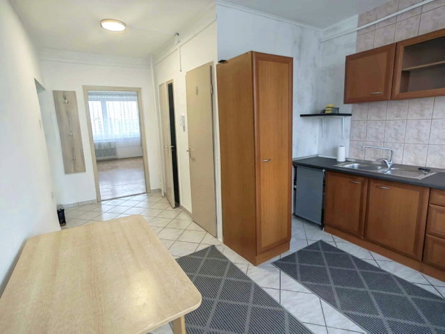 Kiadó panellakás, albérlet, Miskolcon 140 E Ft / hó, 2+1 szobás