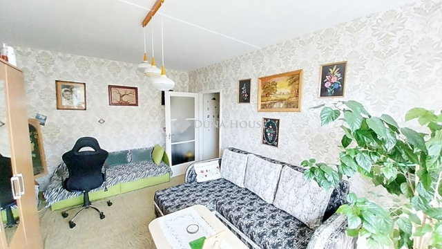 Eladó panellakás, Tatabányán 37.9 M Ft, 2 szobás