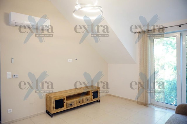 Kiadó téglalakás, albérlet, Szegeden 300 E Ft / hó, 2 szobás