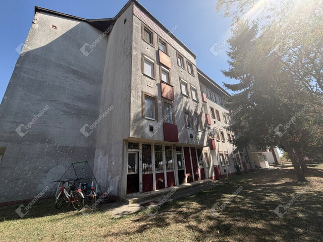 Eladó üzlethelyiség, Keszthelyen 38.5 M Ft, 3 szobás
