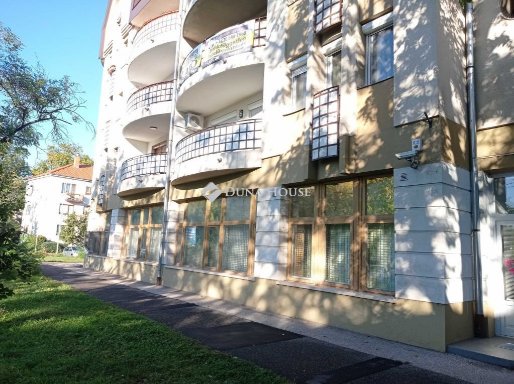Üzlethelyiség · 277 m² · 225.000.000 Ft
