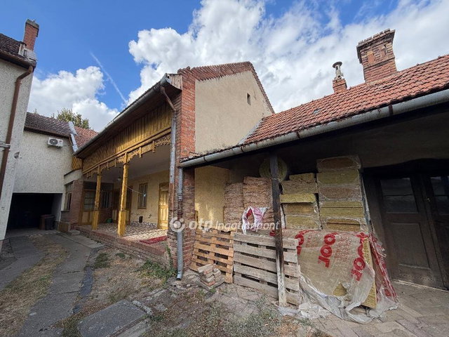 Eladó téglalakás, Békéscsabán 35 M Ft, 2 szobás