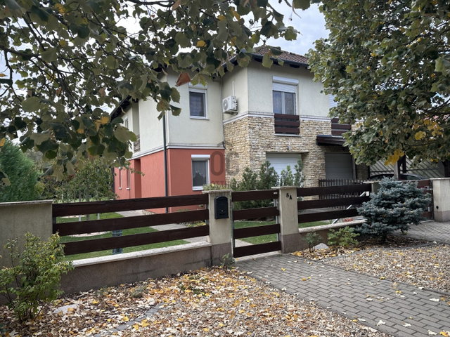 Eladó ikerház, Piliscsabán 139 M Ft, 5 szobás