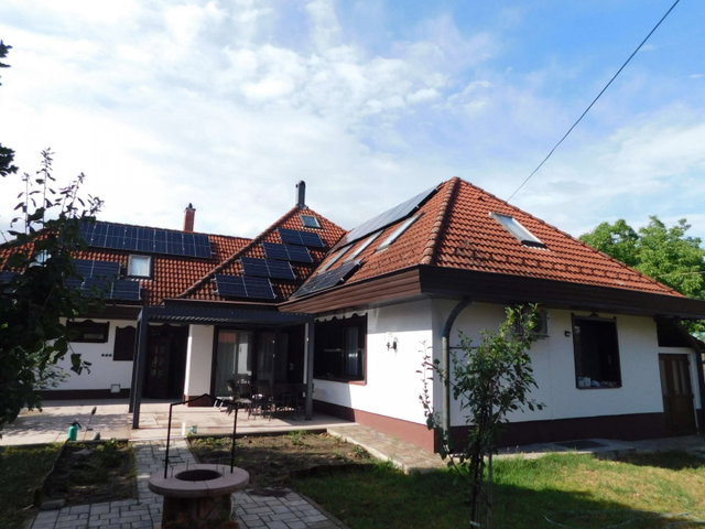Eladó családi ház, Hévízen 133 M Ft, 6+1 szobás